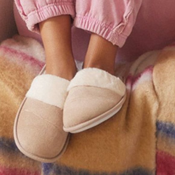 Chinese Laundry Faux Fur Slippers Tan/Cream M/L - Picture 2 of 3